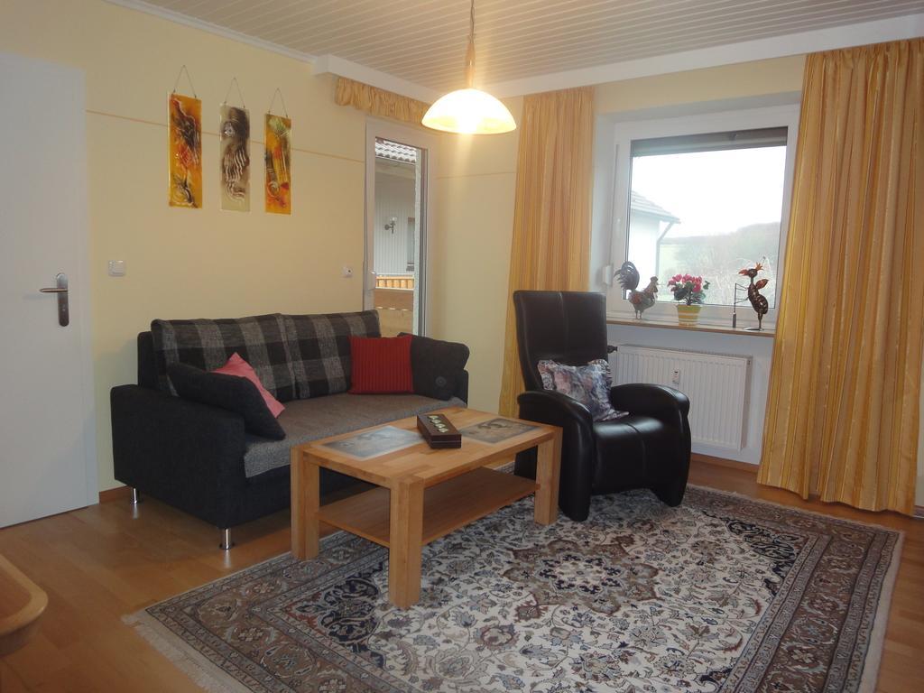 Ferienwohnung Majo Bad Birnbach Værelse billede